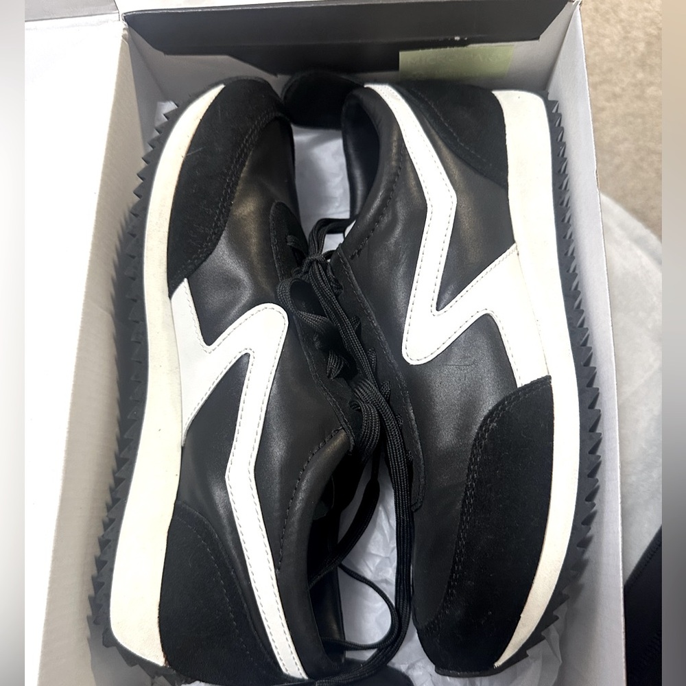 NEW Rag and Bone black and white sneakers/runners 8.5 New in box